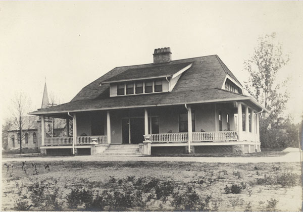 1920 - 435 Elm Avenue435 Elm AvenueAbout 1920 Closterman(with Baptist Church in the background) 